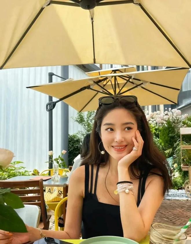 杨采钰产后1个月就复出男友公开撒狗粮回应传闻宝宝名字曝光(图10)