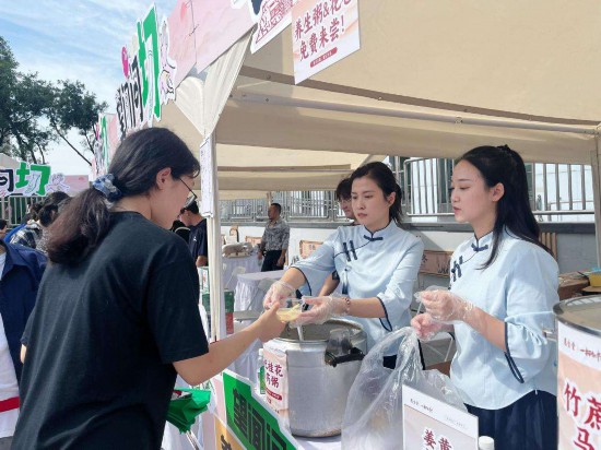 九游app：第三届东铁匠营中医康养公益文化节开幕 北京恩生堂刘家窑中医院举办系列活动(图3)