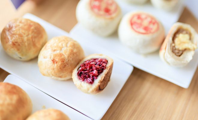 九游体育：584万年轻人围观“汉堡压月饼”月饼“求生战”转向健康与宠物(图7)