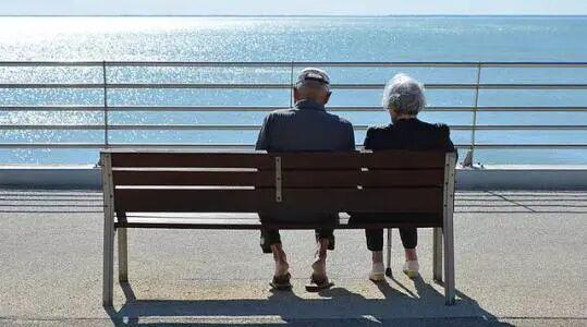 中国农村出现巨大问题：大批无人照顾的空巢老人生活艰难(图4)