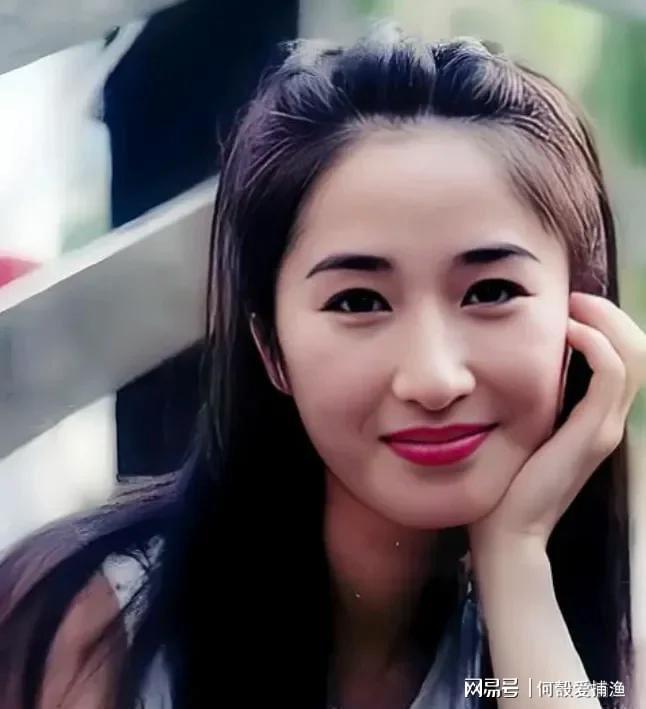 张家辉与关咏荷香港街头美食61岁关咏荷状态引关注(图3)