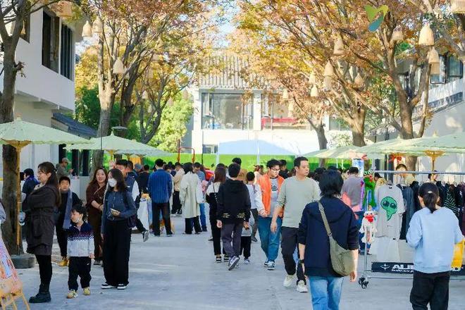 九游官网入口：来重云巷一起“宠物社交”+“潮流运动”！(图2)