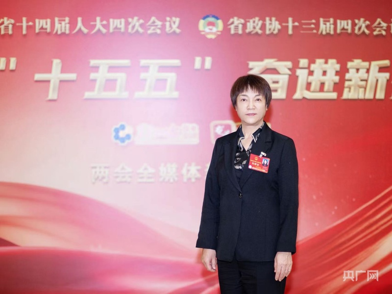 九游体育：代表委员说 李翠霞：支持高校建设宠物疑难病症诊疗中心(图1)