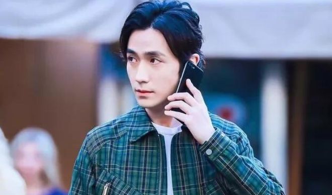 九游体育：朱一龙曾被吐槽又老又丑如今秒杀众多小鲜肉无愧偶像实力派(图4)