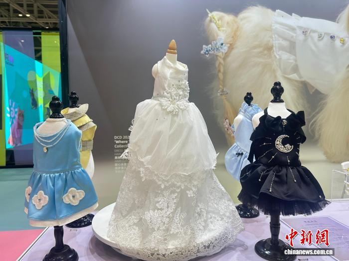 九游app：海外客商云集浙江绍兴宠博会智能产品“吸睛”(图1)